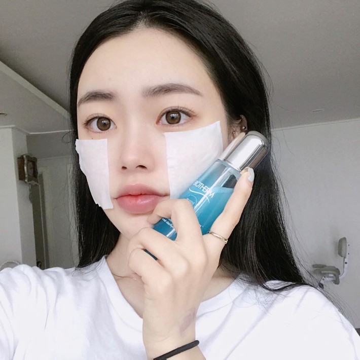 Chỉ cần làm dăm điều này, da bạn sẽ bớt đổ dầu hẳn, hết xỉn màu và căng mịn tươi sáng thấy rõ - Ảnh 2. Chỉ cần làm dăm điều này, da bạn sẽ bớt đổ dầu hẳn, hết xỉn màu và căng mịn tươi sáng thấy rõ - Ảnh 2.