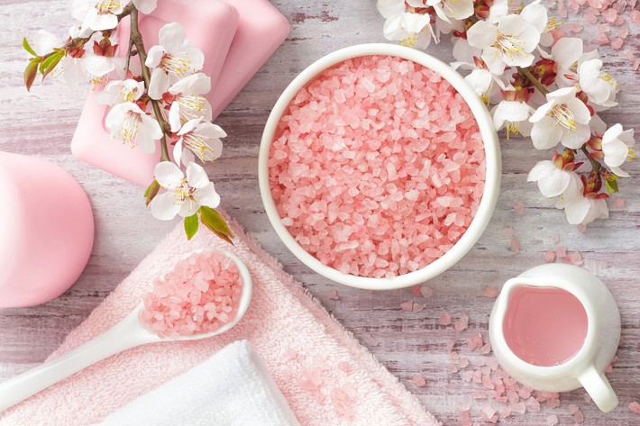 &quot;Điểm danh&quot; các sản phẩm có thành phần muối hồng Himalaya được tìm mua nhiều nhất hiện nay - Ảnh 2.