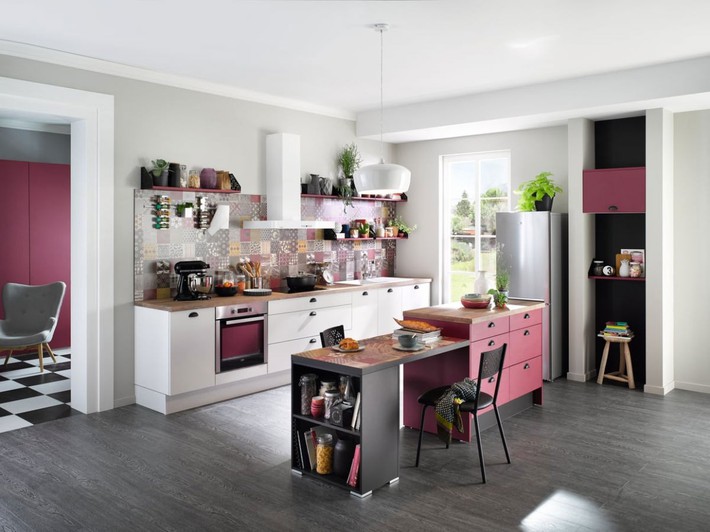 Pink-kitchen-accents