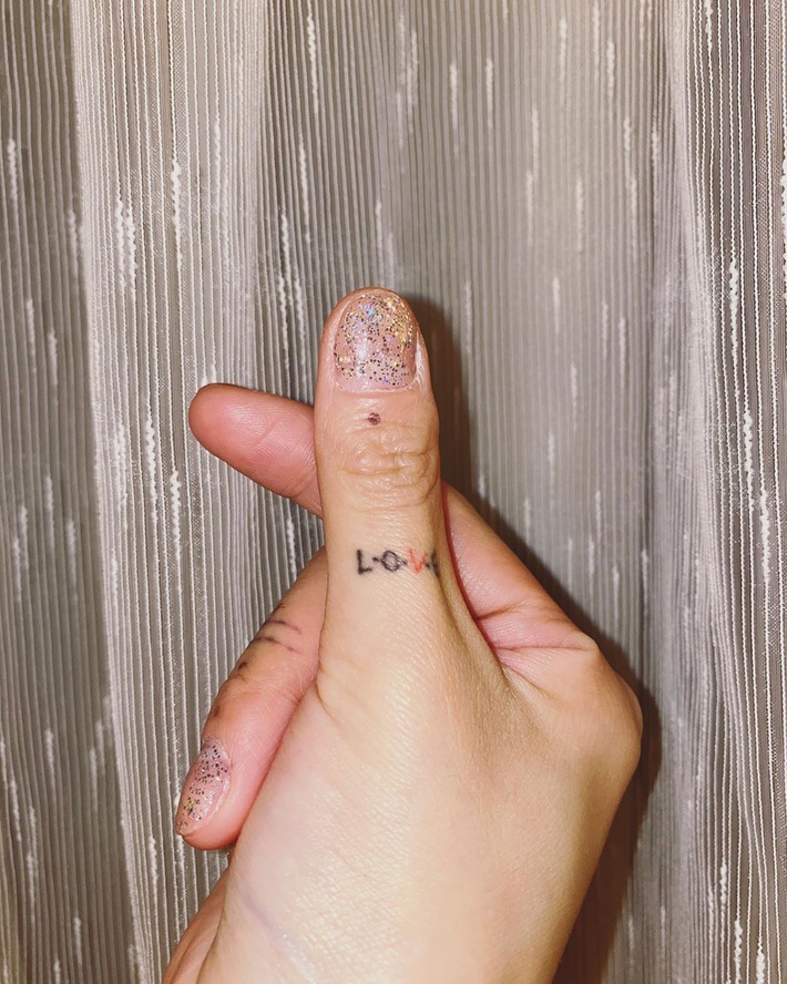 Để Tết này thêm chanh sả, bạn hãy bắt chước ngay những mẫu nail sang xịn từ loạt sao châu Á sành điệu - Ảnh 13. Để Tết này thêm chanh sả, bạn hãy bắt chước ngay những mẫu nail sang xịn từ loạt sao châu Á sành điệu - Ảnh 13.
