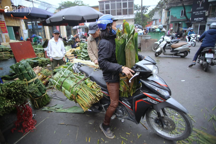  Chợ lá dong lâu đời nhất Hà Nội dịp giáp Tết giá mềm hơn nhưng thưa thớt người mua - Ảnh 13.