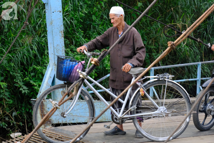 Cuối năm lạc vào 