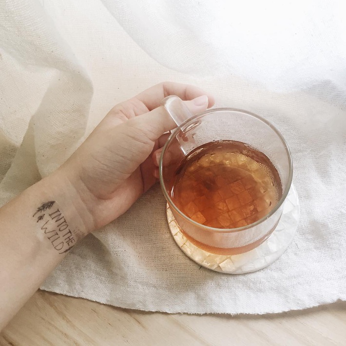 Mê hình xăm mà vẫn hơi rén? Loạt xăm dán “yêu từ cái nhìn đầu tiên” sẽ khiến bạn muốn tức tốc đi tậu ngay một bộ - Ảnh 7. Mê hình xăm mà vẫn hơi rén? Loạt xăm dán “yêu từ cái nhìn đầu tiên” sẽ khiến bạn muốn tức tốc đi tậu ngay một bộ - Ảnh 7.