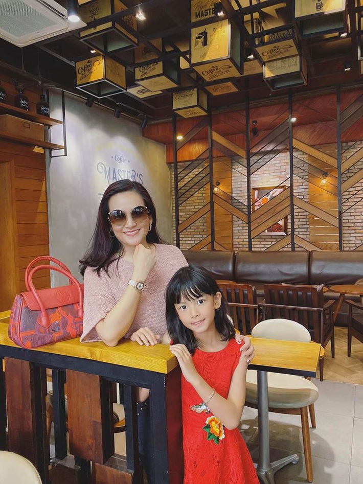 Cuối tuần của các hot mom: Hằng Túi tiết lộ cuộc sống bé Peter sau khi tách khỏi Bella, vợ chồng Heo Mi Nhon sang Nhật 