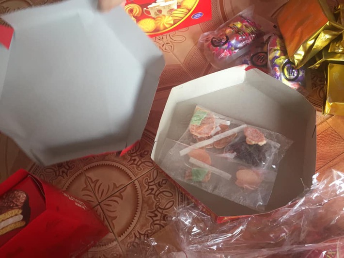 Cú lừa ngoạn mục nhất ngày Tết chính là hộp mứt thần thánh nhà nào cũng có: Hộp rộng bao la, nhân được một nhúm - Ảnh 2.