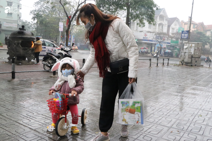 Hà Nội: Nhiều gia đình loay hoay lên phương án trông con khi có thông báo nghỉ học để phòng, chống dịch bệnh viêm đường hô hấp cấp do virus Corona  - Ảnh 3.