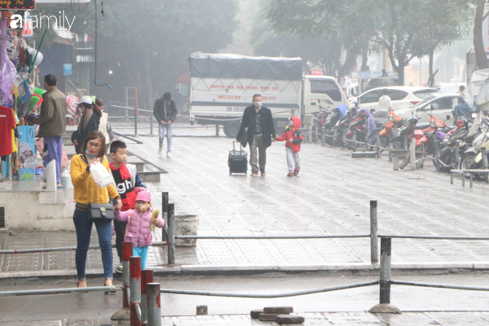 Hà Nội: Nhiều gia đình loay hoay lên phương án trông con khi có thông báo nghỉ học để phòng, chống dịch bệnh viêm đường hô hấp cấp do virus Corona  - Ảnh 2.