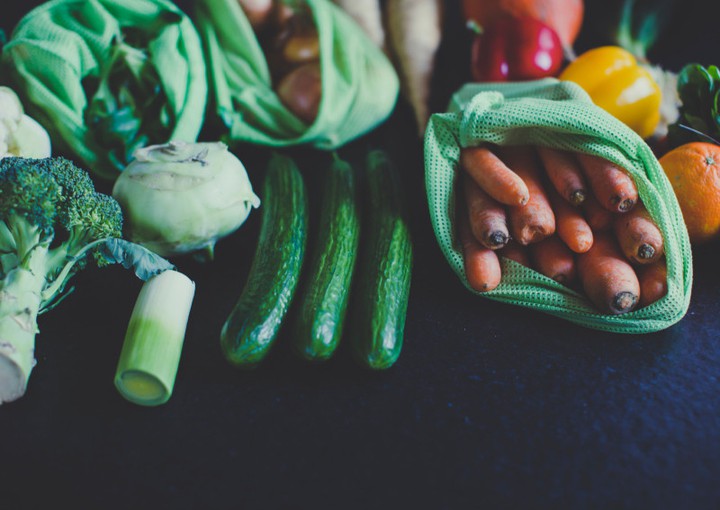 Không cần khử trùng hàng tạp hóa trong mùa dịch Covid-19, WHO vẫn khuyến cáo người dân thực hiện đúng các bước này khi chế biến thực phẩm - Ảnh 1. Không cần khử trùng hàng tạp hóa trong mùa dịch Covid-19, WHO vẫn khuyến cáo người dân thực hiện đúng các bước này khi chế biến thực phẩm - Ảnh 1.