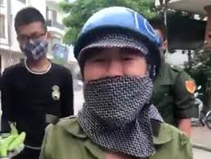 Người bán hàng ở Hạ Long yêu cầu phường phải mang xe và số rau đến tận nhà trả lại - Ảnh 2.