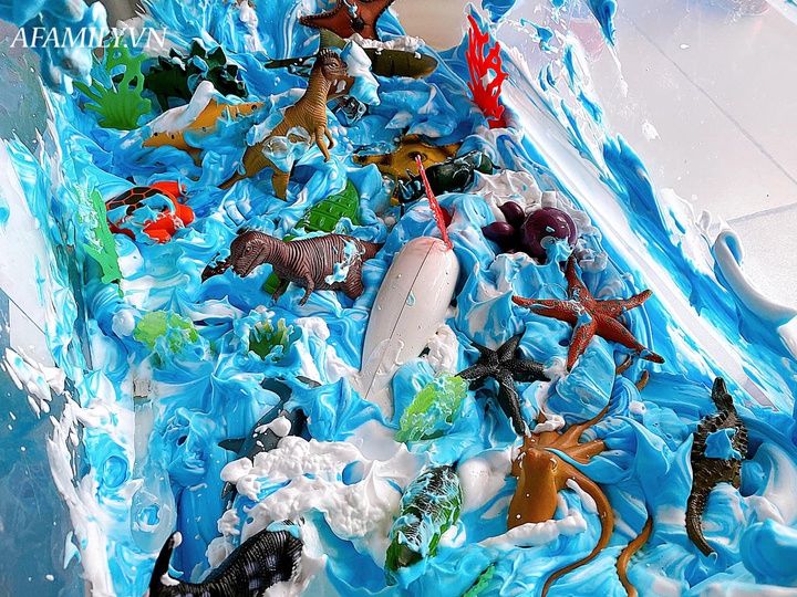 Tự tạo cho con cả list trò chơi thú vị từ những nguyên liệu rẻ tiền, mẹ Hà Nội bất ngờ vì con thông minh, sáng tạo thấy rõ - Ảnh 17.