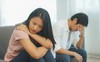 2 tháng nay chồng đòi ngủ riêng và lao vào làm việc điên cuồng