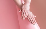 Sang nhà tôi chơi, chị dâu thốt 4 từ mà tôi vứt luôn cây chổi lau nhà, bỏ đi làm bộ nail 800 nghìn và cái kết