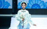 Mẫu nhí 11 tuổi người Thổ Mã Khánh Nhã nổi bật tại Vietnam International Fashion Week 2024