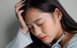 Bị sếp bắt gặp yêu đương với đồng nghiệp nam trong công ty, tôi bị "hành" cho lên bờ xuống ruộng: Một quyết định khiến cả 3 người choáng váng