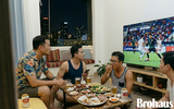 "Anh sang nhà thằng cốt xem bóng cho đỡ ồn con ngủ": Sự thật về những tụ điểm "Bro-zone" mùa bóng lăn