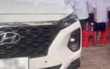 Vụ đỗ ô tô ngay cạnh nơi học sinh đang chào cờ ở Quảng Ninh: Nữ hiệu phó giải trình gì?