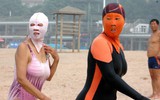 "Ninja biển khơi" - kiểu thời trang phá ngang thời tiết của chị em khi đi biển mùa hè khiến ai cũng phải phì cười