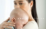 Chị chồng độc ác lén bỏ muối vào sữa cho cháu ruột 2 tuổi uống