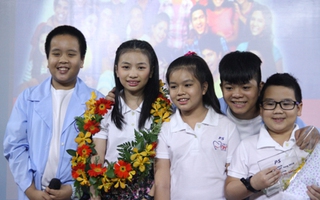 Thần đồng Đỗ Nhật Nam hớn hở khi tìm được cô bé cùng mình đi Ấn Độ