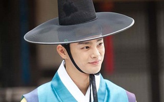 Chàng 'Kẹo ngọt' 'Master's Sun' bừng sáng với tạo hình cổ trang