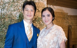 Lý Nhã Kỳ "giấu" đường cong trong đầm quá khổ