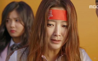 Kim Hee Sun tuyệt vọng vì phóng viên chỉ hỏi về... bí quyết làm đẹp!
