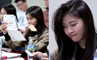 Ha Ji Won giản dị vẫn xinh tươi đi đọc kịch bản phim