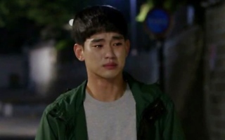 Kim Soo Hyun khóc nức nở vì bị Gong Hyo Jin từ chối tình yêu