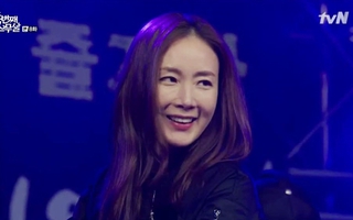 Choi Ji Woo nhảy sexy trên sân khấu khiến chồng con "trố mắt"