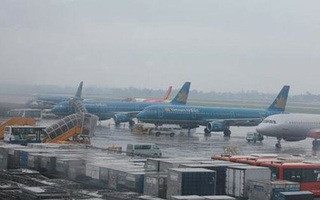 Tạm đóng cửa 2 sân bay, hàng chục chuyến bay bị ảnh hưởng do bão số 7