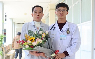 Một năm thở máy, người đàn ông 48 tuổi vượt qua kỳ tích