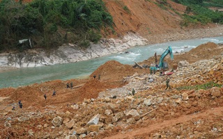 Sạt lở đất khiến 17 công nhân mất tích: Chủ đầu tư thủy điện Rào Trăng 3 lên tiếng