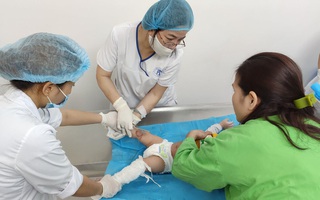 Trẻ bỏng nặng do chạm vào bình ủ sữa