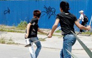 Chia tay "đòi quà", nam thanh niên bị bạn người yêu cũ đánh nhập viện