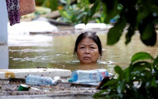 Vô vàn những thiếu thốn “khó nói” của phụ nữ vùng lũ miền Trung