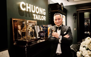 "Ông trùm thời trang Việt Nam" Chương Tailor sở hữu căn biệt thự xa hoa ngay phố cổ Hà Nội với bể cá Koi tiền tỷ cùng thú chơi chim đột biến cực quý hiếm