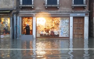 Thành phố Venice lại "thất thủ" trước triều cường vì... dự báo sai