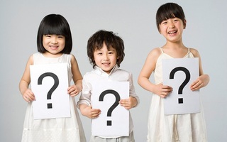 Những câu hỏi hóc búa của trẻ thường khiến bố mẹ "đứng hình" nay được trả lời dễ dàng nhờ gợi ý của chuyên gia