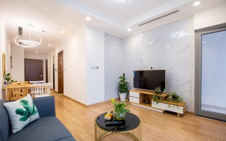 Chỉ vỏn vẹn 56m² nhưng căn hộ nhỏ dưới đây lại rộng thoáng bất ngờ nhờ cách bài trí thông minh của chủ nhà ở Hà Nội