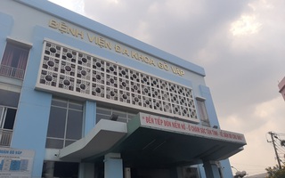 Tạm đình chỉ Giám đốc bệnh viện ở TP.HCM bị tố gom hàng chục triệu khẩu trang bán kiếm tiền