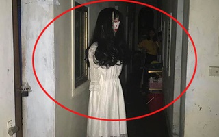 Chàng trai khiếp đảm khi thấy thiếu nữ váy trắng thập thò trước cửa, bật điện lên mới phát hiện sự thật "ngã ngửa"