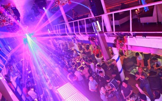 Sau lệnh đóng cửa quán bar, karaoke Hà Nội yêu cầu tạm dừng hoạt động cơ sở game online, rạp chiếu phim, massage để phòng Covid-19