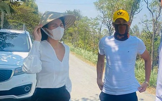 Xuống miền Tây liên tục để lắp máy lọc nước, làn da trắng nõn của Thủy Tiên giờ đã cháy nắng lại còn hư hại thế này