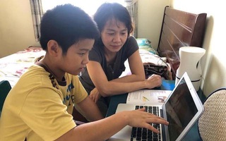TP.HCM triển khai dạy bài mới qua truyền hình cho học sinh lớp 9 và 12, sẽ đánh giá kết quả khi đi học trở lại