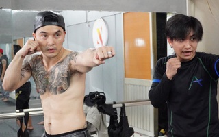 Ưng Hoàng Phúc khoe thân hình săn chắc, mướt mồ hôi trong phòng tập võ