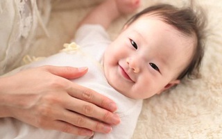 Cha mẹ thường xuyên chạm vào 3 bộ phận này trên cơ thể trẻ sơ sinh, chắc chắn em bé nhà bạn sẽ thông minh hơn đấy!