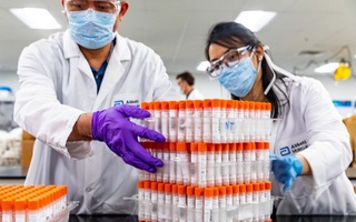 Mỹ: FDA cho phép sử dụng dụng cụ xét nghiệm Covid-19, có kết quả chưa tới 15 phút
