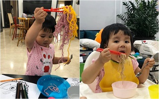 Hot mom Minh Trang khiến chị em cười lăn vì món mì "sáng chế" từ sợi len, song biểu cảm ăn ngon lành như thật của bé Bơ làm ai cũng tan chảy