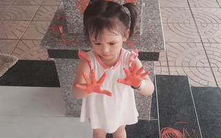 Bận bán hàng, mẹ trẻ "giận run người" thấy con gái bày trò nghịch ngợm tốn cả đống tiền, hội bỉm sữa đồng cảm sâu sắc