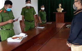 TP.HCM: Đánh bảo vệ khi được nhắc nhở đeo khẩu trang, nam thanh niên bị khởi tố về hành vi chống người thi hành công vụ